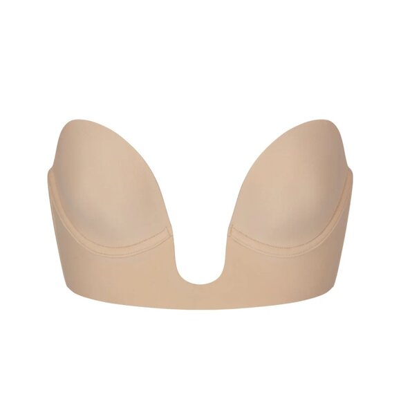 SKIMS Deep Plunge Shapewear Bra in Clay - Picture 2 of 9